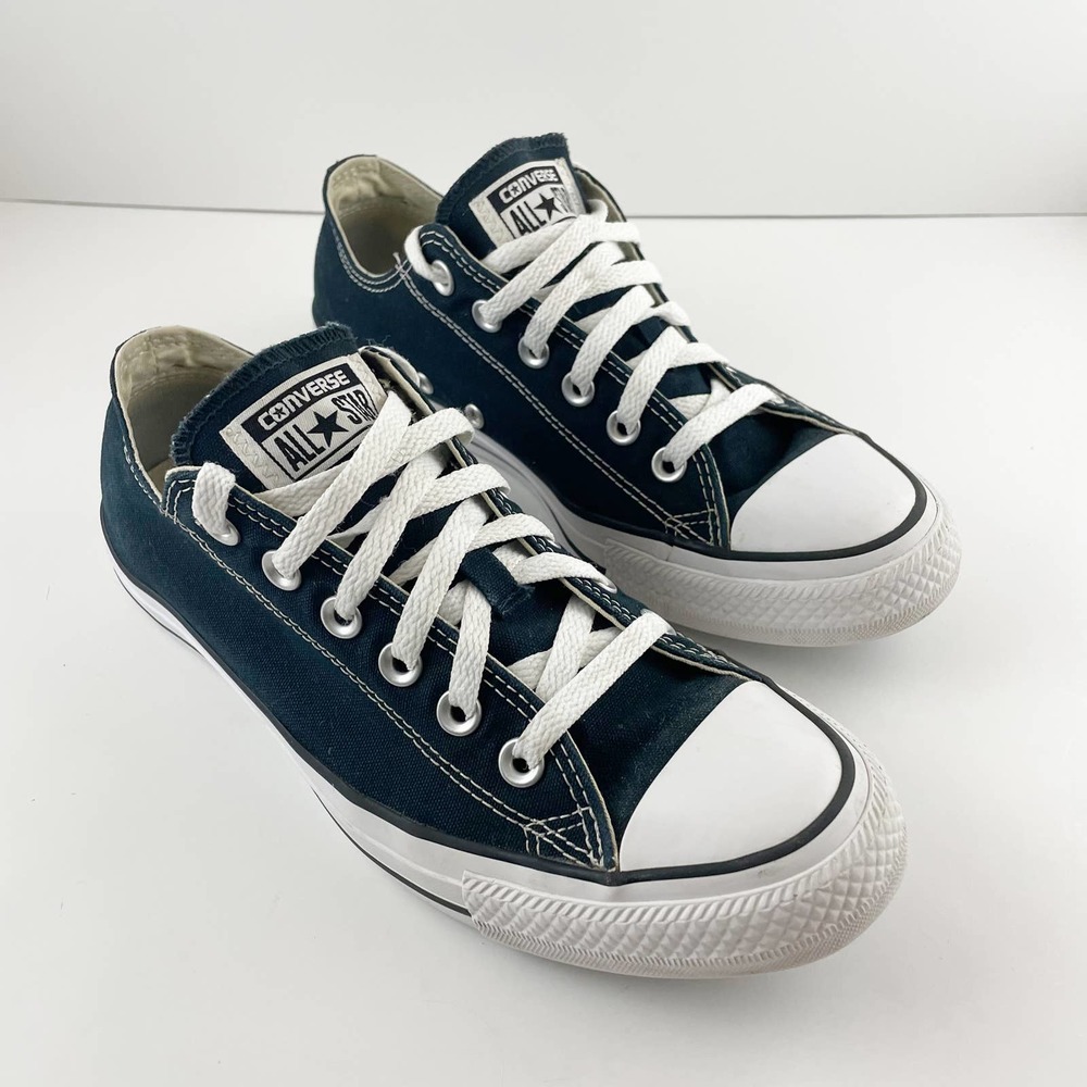 Iconic low top Converse Chuck Taylor All Star Black & white Sneakers - Picture 2 of 11